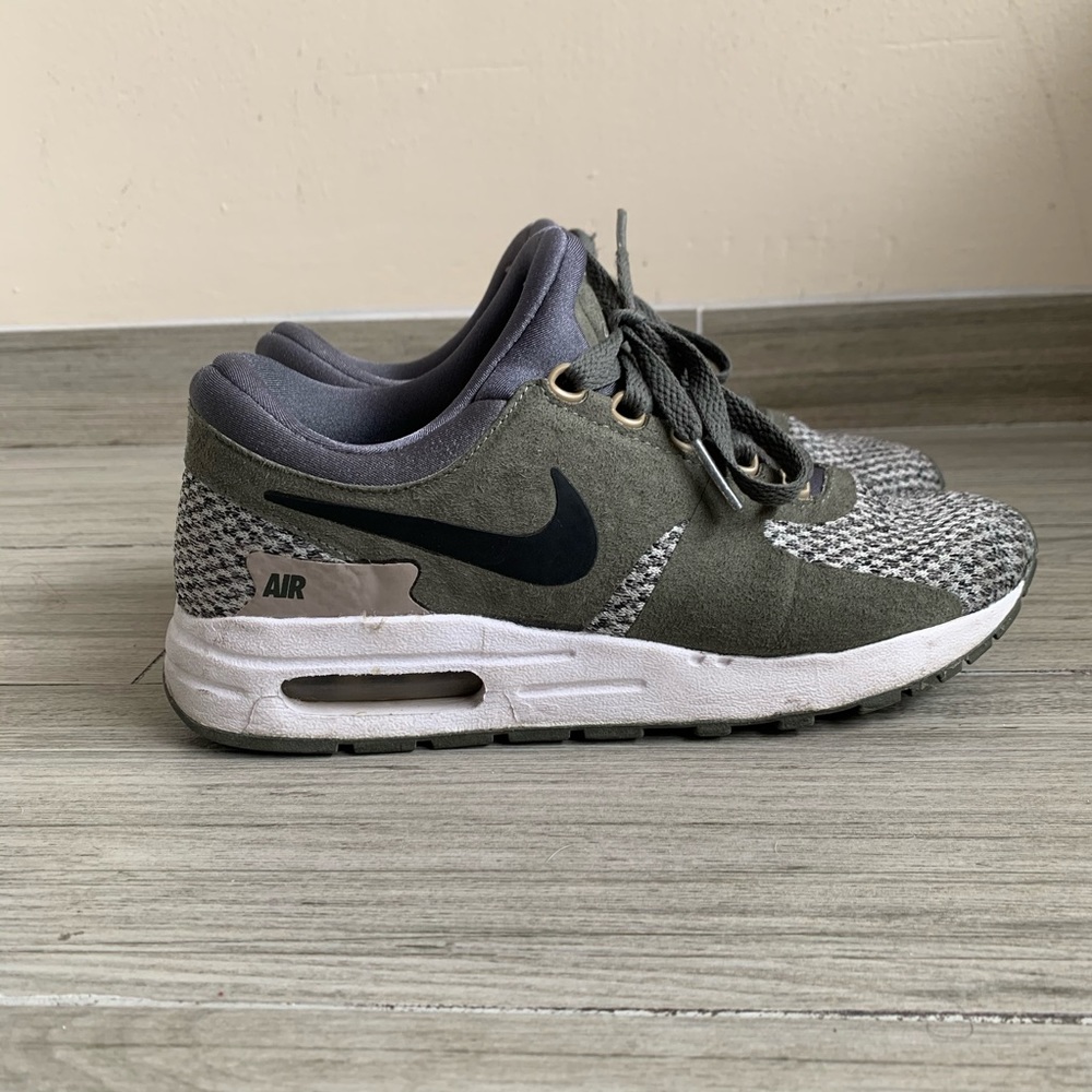 Green Nike Air Max 90